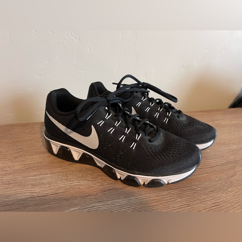 Nike Women’s Black Trailwind 8 Shoe